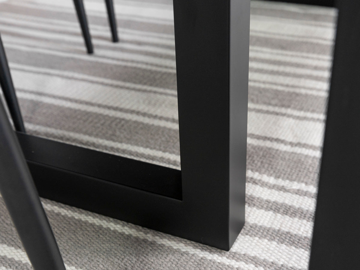 Table de salle à manger Brooklyn à plateau fixe de 135 cm et chaises de salle à manger Houston marron