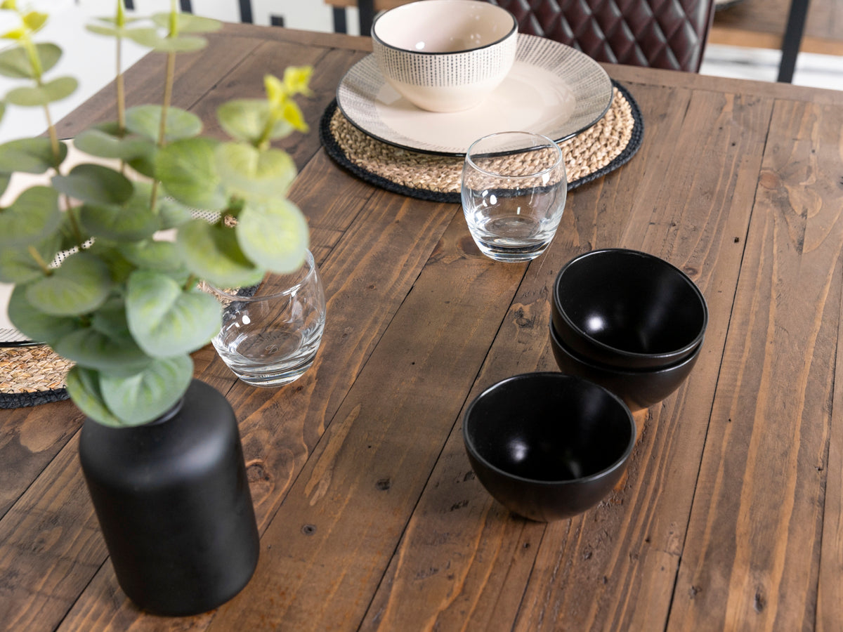 Table de salle à manger Brooklyn à plateau fixe de 135 cm et chaises Brooklyn à dossier croisé