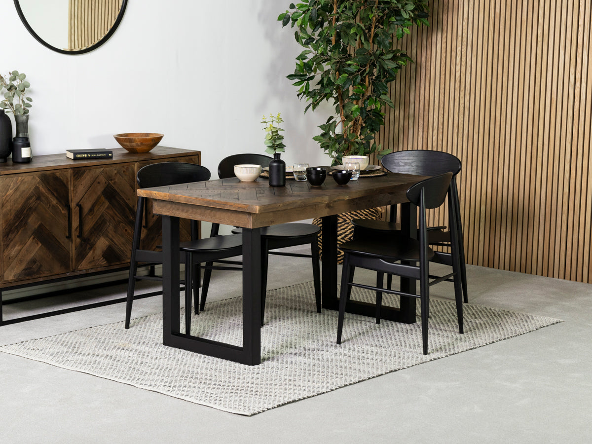 Table de salle à manger Tulsa Dark 135 cm à plateau fixe et chaise de salle à manger Gabo