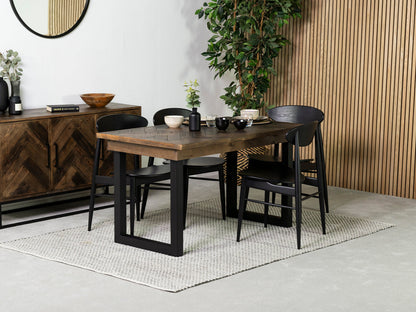 Table de salle à manger Tulsa Dark 135 cm à plateau fixe et chaise de salle à manger Gabo