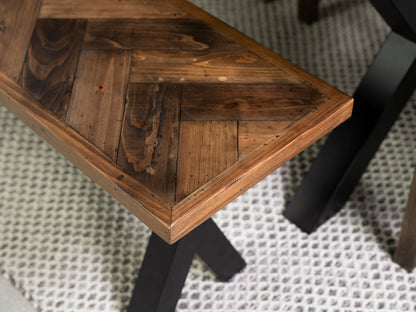 Table de salle à manger extensible Tulsa à pieds croisés foncés (140 cm - 180 cm) et chaises de salle à manger Bogart