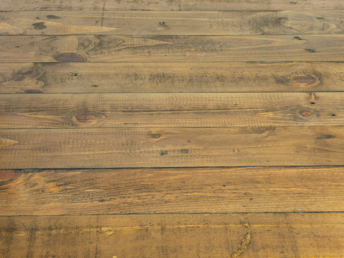 Table de salle à manger extensible Brooklyn à pieds croisés (140 cm - 180 cm) et chaises de salle à manger grises Dallas