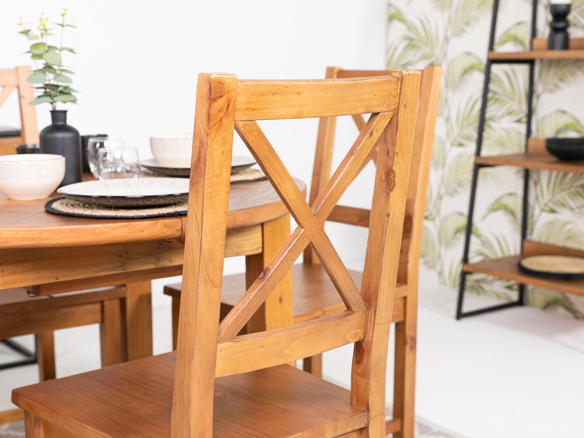 Table de salle à manger extensible à pieds croisés Tulsa (140 cm - 180 cm) et chaises de salle à manger à dossier croisé Tulsa