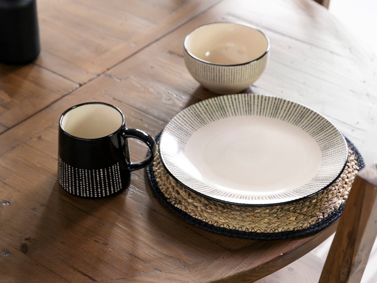 Table de salle à manger ronde extensible Brooklyn et chaises de salle à manger grises Dallas