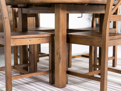 Table de salle à manger ronde extensible Brooklyn et chaises de salle à manger grises Dallas