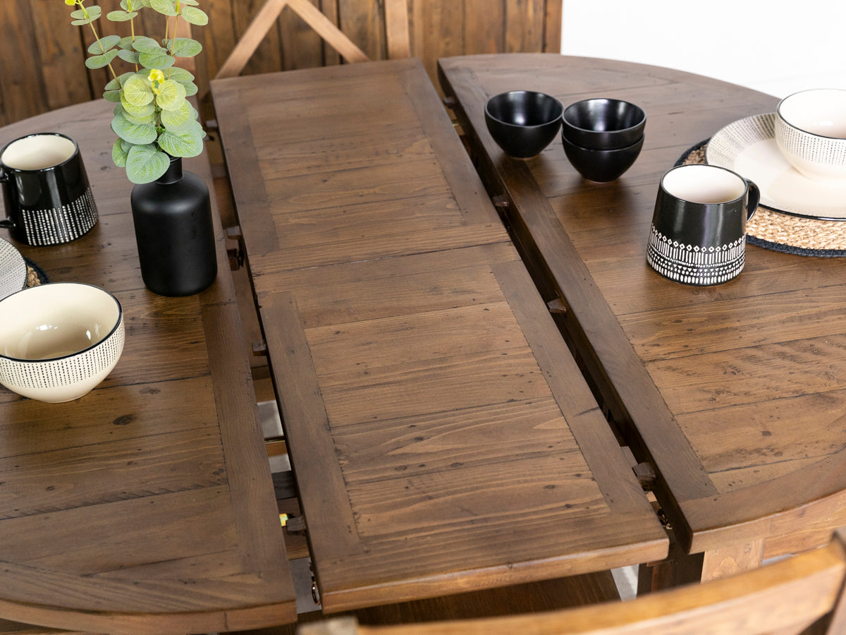 Table de salle à manger ronde extensible Brooklyn et chaises de salle à manger grises Dallas