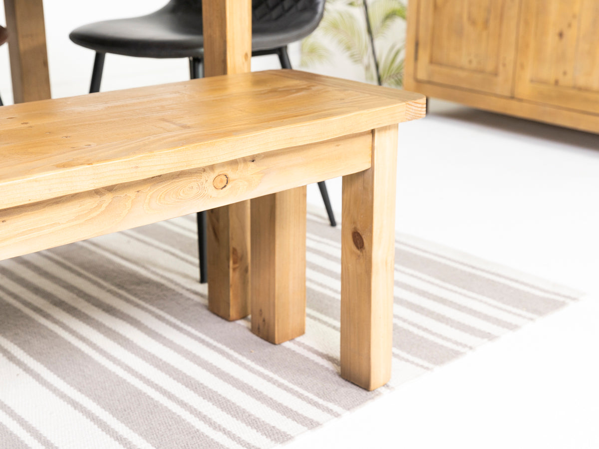 Table de salle à manger extensible Exeter (140 cm - 180 cm) et chaises de salle à manger Gabo