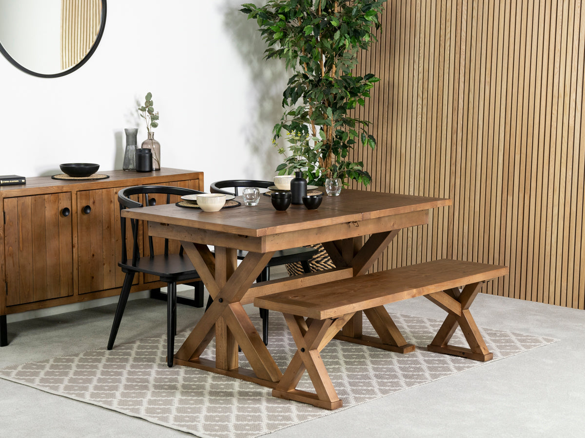 Table de salle à manger extensible Provence (140-180 cm) et chaise de salle à manger noire Bogart