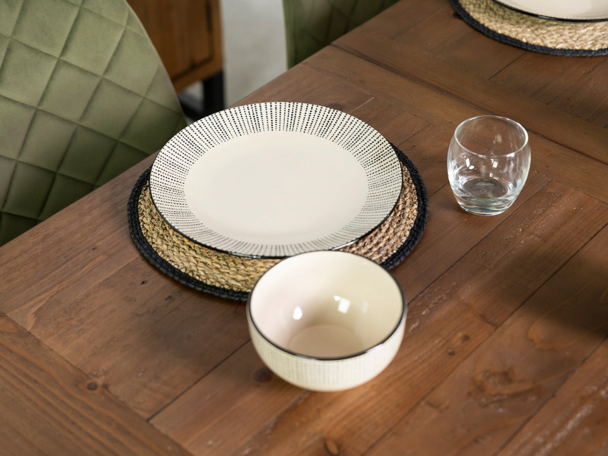 Table de salle à manger extensible Provence (140-180 cm) et chaise de salle à manger noire Bogart