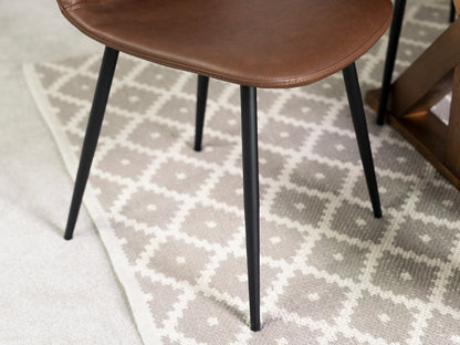 Table de salle à manger extensible Tulsa Dark (140 cm - 180 cm) et chaises de salle à manger Dallas couleur fauve