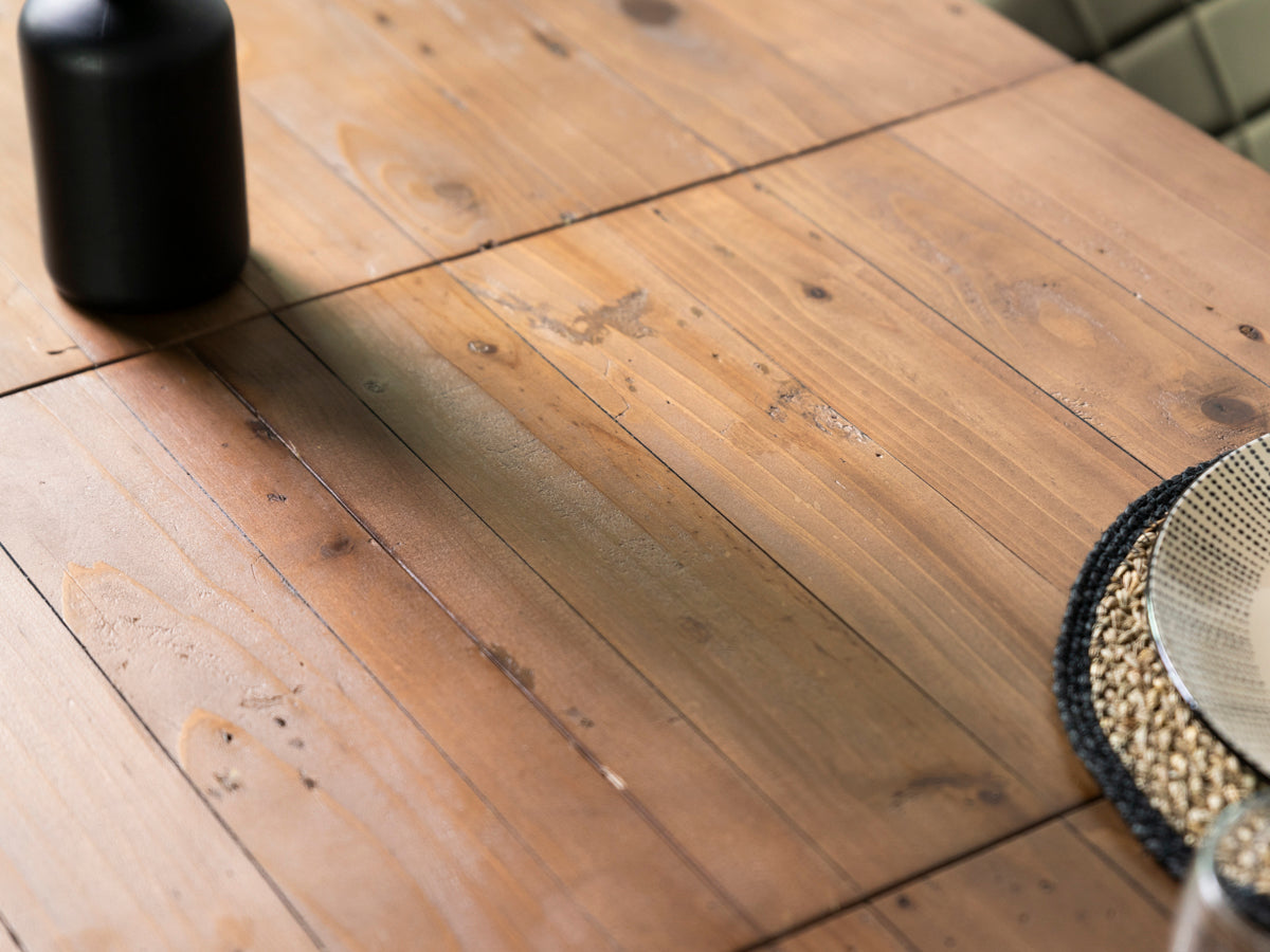 Table de salle à manger extensible Brooklyn (140 cm - 180 cm) et chaises de salle à manger Bogart noires