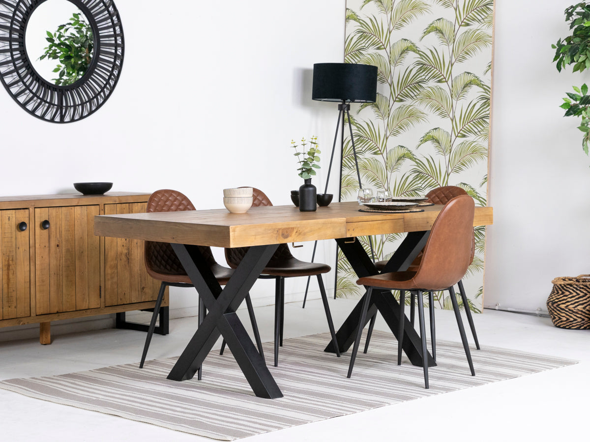 Table de salle à manger extensible Brooklyn Light à pieds croisés (140 cm - 180 cm) et chaises de salle à manger Dallas couleur fauve