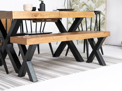 Table de salle à manger extensible Brooklyn Light à pieds croisés (140 cm - 180 cm) et chaises de salle à manger Dallas couleur fauve