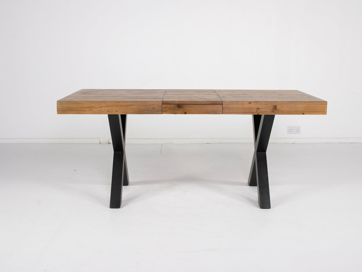 Table de salle à manger extensible Brooklyn Light à pieds croisés (140 cm - 180 cm)