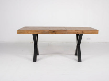 Table de salle à manger extensible Brooklyn Light à pieds croisés (140 cm - 180 cm) et chaises de salle à manger grises Dallas