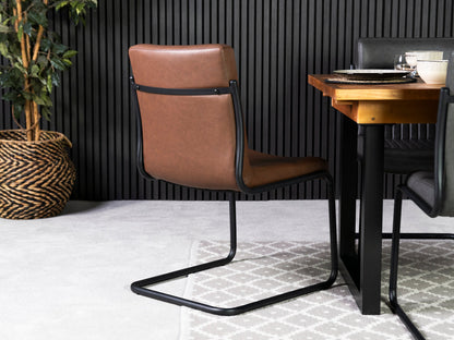 Table de salle à manger extensible Brooklyn Light (180 cm - 240 cm) et chaise de salle à manger marron auburn