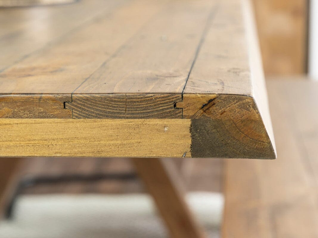 Table de salle à manger pyramidale à plateau fixe