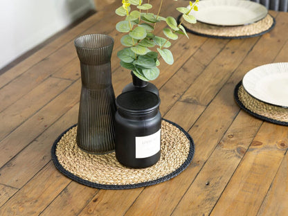 Table de salle à manger pyramidale à plateau fixe