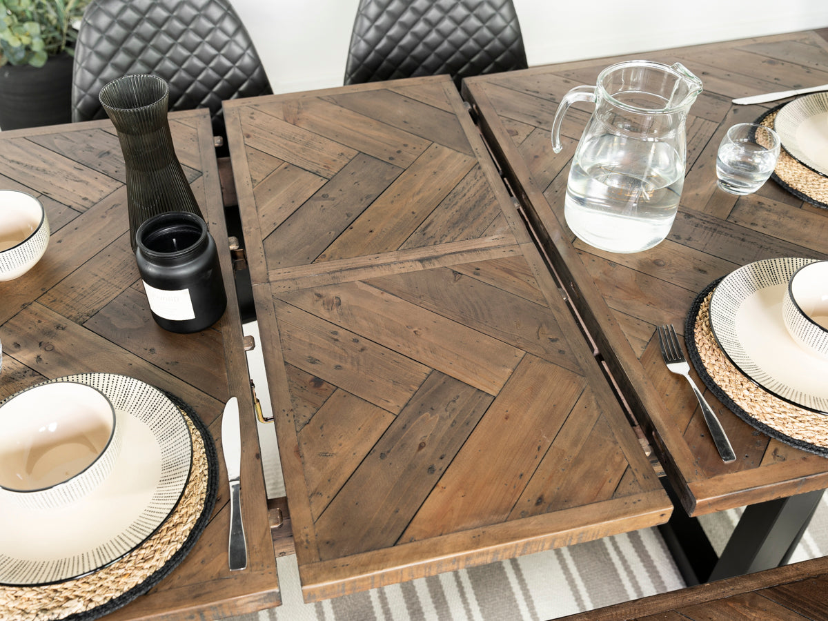 Table de salle à manger extensible Tulsa Dark (140 cm - 180 cm) et chaises de salle à manger grises Dallas