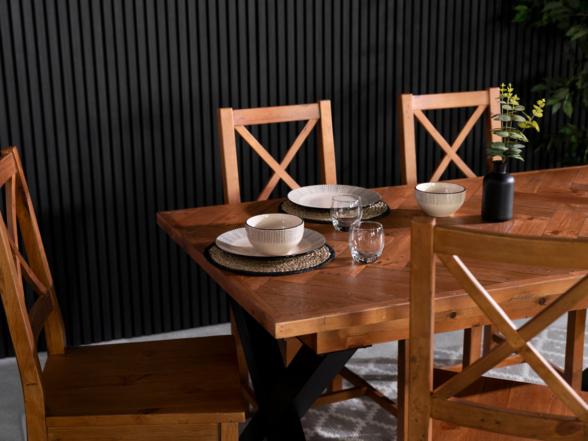 Table de salle à manger Tulsa à plateau fixe et pieds croisés