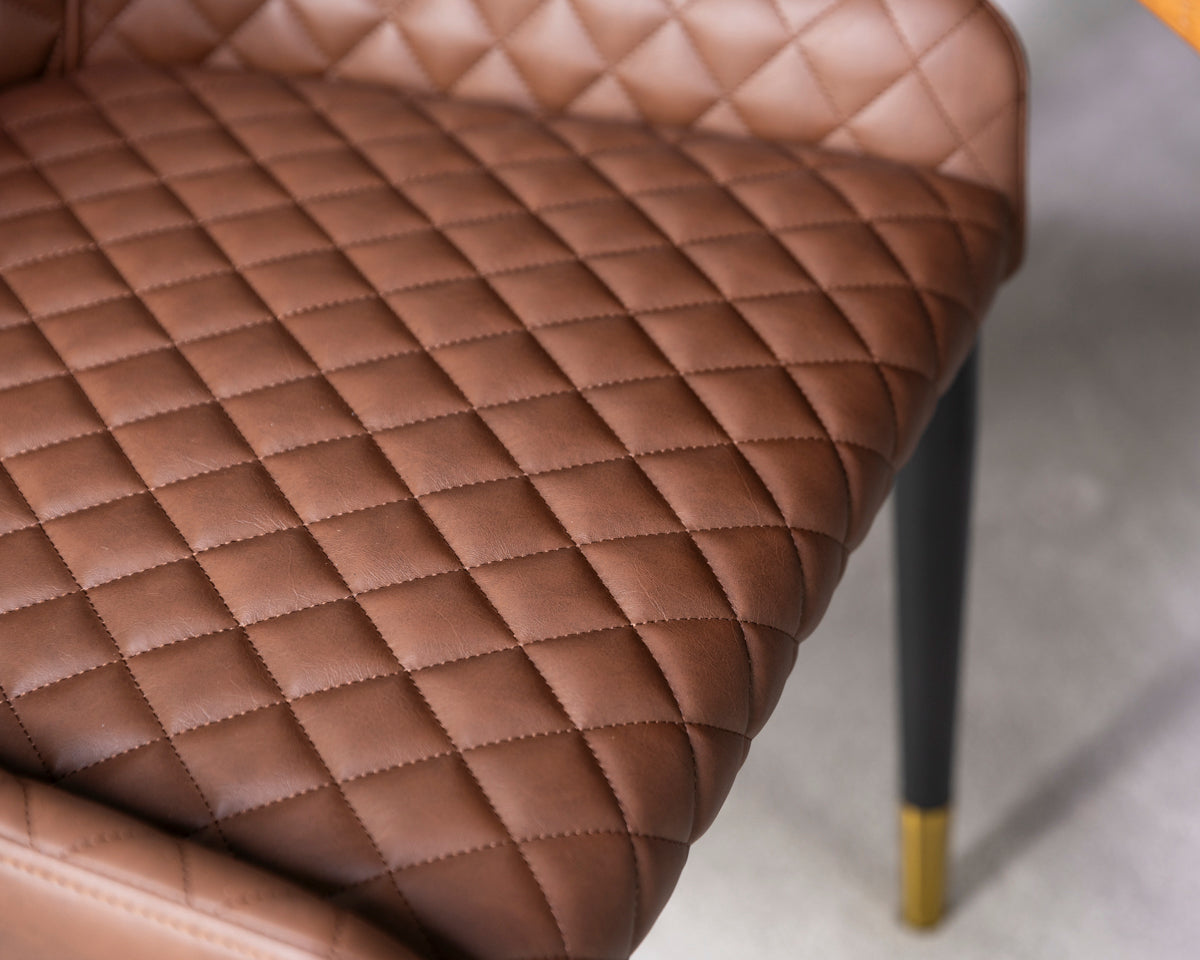 Table de salle à manger extensible Tulsa Dark (140 cm - 180 cm) et chaises de salle à manger Sarah couleur fauve