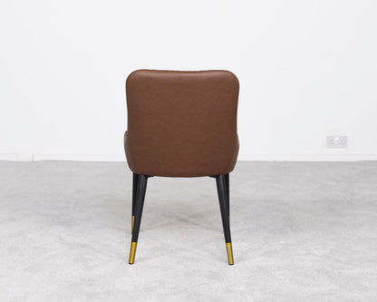 Table de salle à manger extensible Tulsa Dark (140 cm - 180 cm) et chaises de salle à manger Sarah couleur fauve