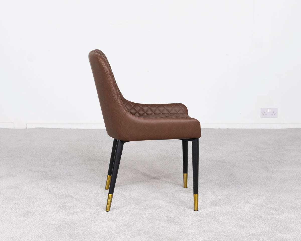 Table de salle à manger extensible Tulsa Dark (140 cm - 180 cm) et chaises de salle à manger Sarah couleur fauve