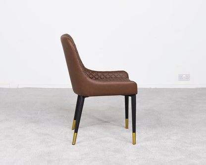 Table de salle à manger extensible Tulsa Dark (140 cm - 180 cm) et chaises de salle à manger Sarah couleur fauve