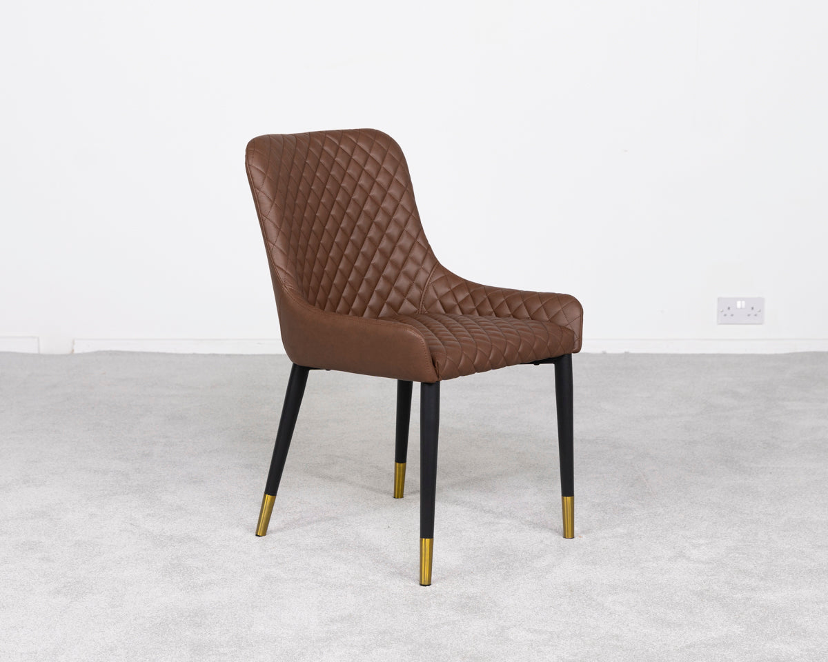 Table de salle à manger extensible Tulsa Dark (140 cm - 180 cm) et chaises de salle à manger Sarah couleur fauve