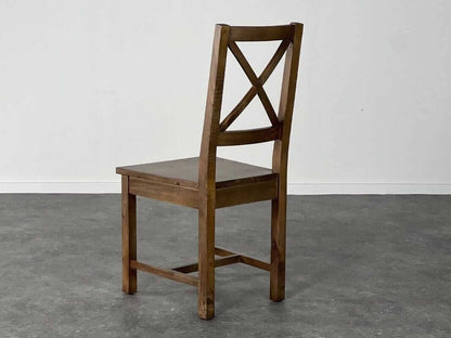 Table de salle à manger Brooklyn à plateau fixe de 135 cm et chaises Brooklyn à dossier croisé