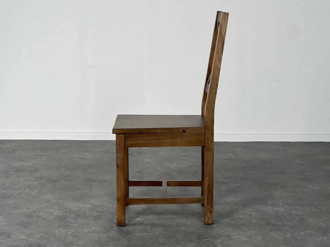 Table de salle à manger Brooklyn à plateau fixe de 135 cm et chaises Brooklyn à dossier croisé